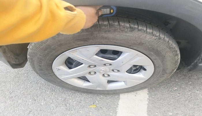 2022 Hyundai VENUE S 1.2, Petrol, Manual, 45,306 km, tyre