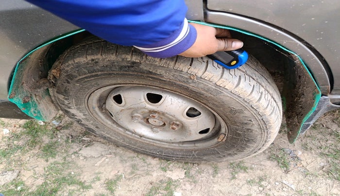 2018 Maruti Eeco 7 STR, Petrol, Manual, 1,27,055 km, tyre