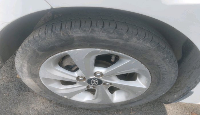 2019 Hyundai Xcent SX 1.2, Petrol, Manual, 37,545 km, tyre