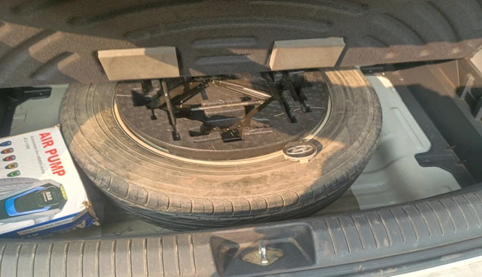 2016 Hyundai Creta SX PLUS 1.6 PETROL, Petrol, Manual, 92,664 km, tyre