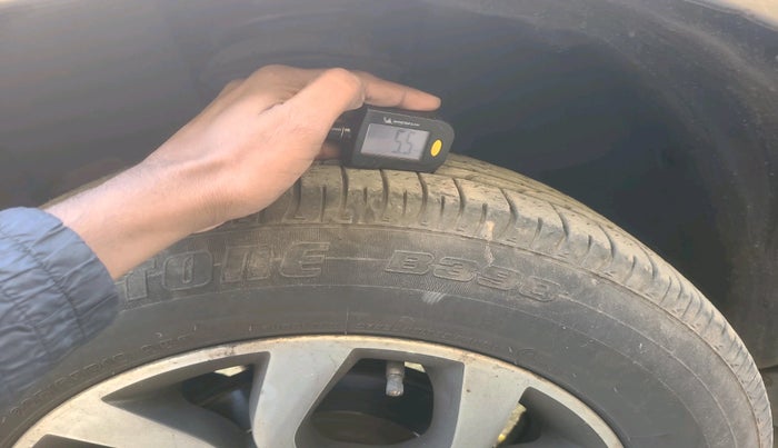 2014 Nissan Terrano XL D PLUS, Diesel, Manual, 1,55,391 km, tyre