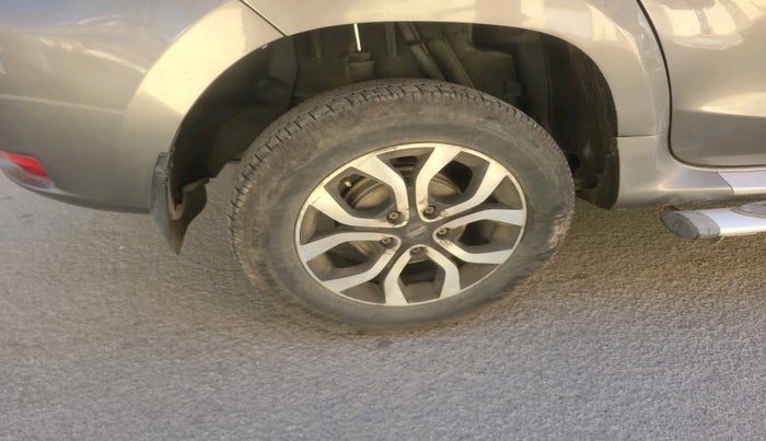 2014 Nissan Terrano XL D PLUS, Diesel, Manual, 1,55,391 km, tyre