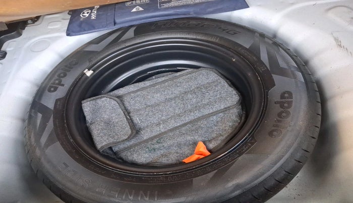 2022 Hyundai VENUE S(O) 1.2, Petrol, Manual, 33,950 km, tyre