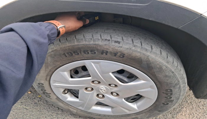 2022 Hyundai VENUE S(O) 1.2, Petrol, Manual, 33,950 km, tyre