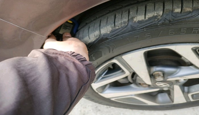 2020 Hyundai AURA SX 1.2, Petrol, Manual, 64,377 km, tyre