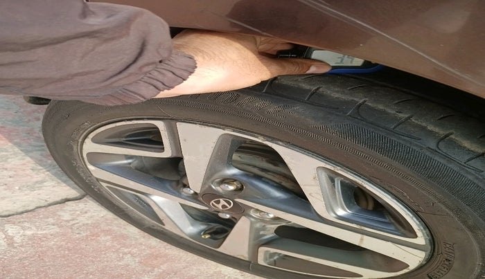 2020 Hyundai AURA SX 1.2, Petrol, Manual, 64,377 km, tyre