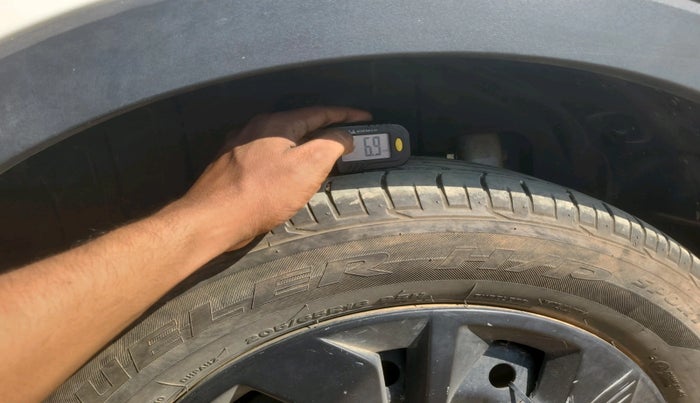 2023 Mahindra XUV300 W4 1.2 PETROL, Petrol, Manual, 22,000 km, tyre