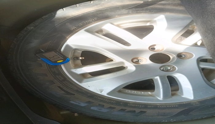 2014 Maruti Swift Dzire ZXI, Petrol, Manual, 48,539 km, tyre