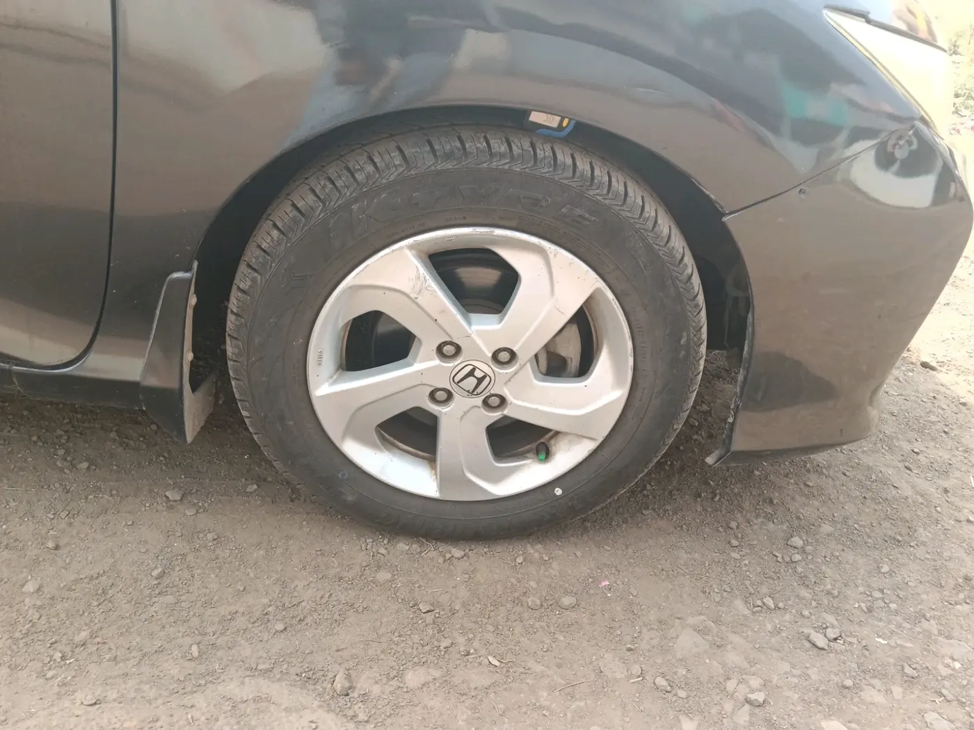 2015 Honda City 1.5L I-VTEC VX CVT, Petrol, Automatic, 1,15,288 km, tyre