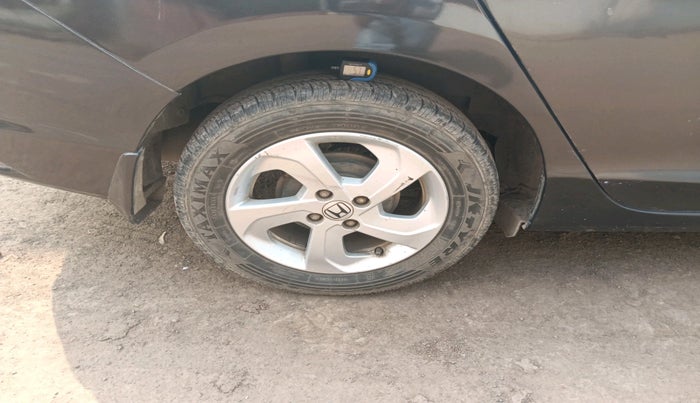 2015 Honda City 1.5L I-VTEC VX CVT, Petrol, Automatic, 1,15,288 km, tyre