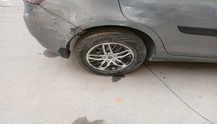 2013 Maruti Swift Dzire VXI, Petrol, Manual, 1,61,951 km, tyre