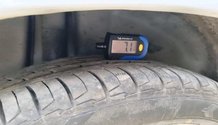 2017 Maruti Ciaz ALPHA DIESEL 1.3, Diesel, Manual, 66,598 km, tyre