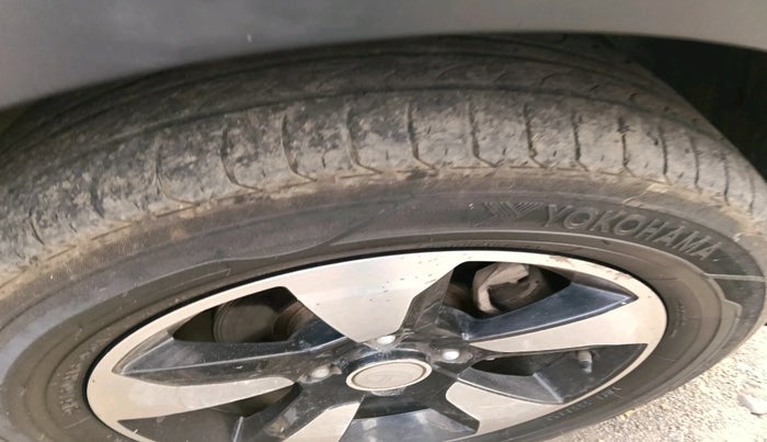 2018 Tata NEXON XZ PLUS DIESEL DUAL TONE, Diesel, Manual, 90,168 km, tyre