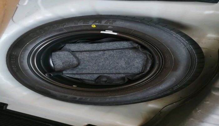 2020 KIA SONET HTX PLUS 1.5, Diesel, Manual, 92,528 km, tyre