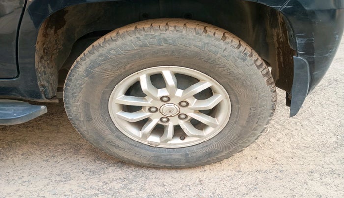 2016 Mahindra TUV300 T8, Diesel, Manual, 1,13,304 km, tyre