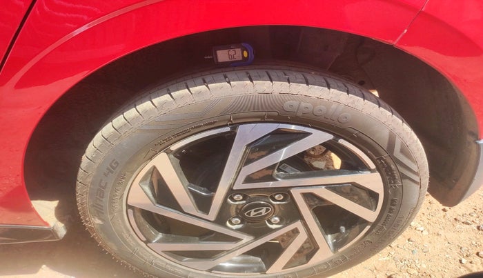 2025 Hyundai NEW I20 ASTA (O) 1.2 IVT DUAL TONE, Petrol, Automatic, 7,359 km, tyre