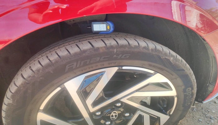 2025 Hyundai NEW I20 ASTA (O) 1.2 IVT DUAL TONE, Petrol, Automatic, 7,359 km, tyre