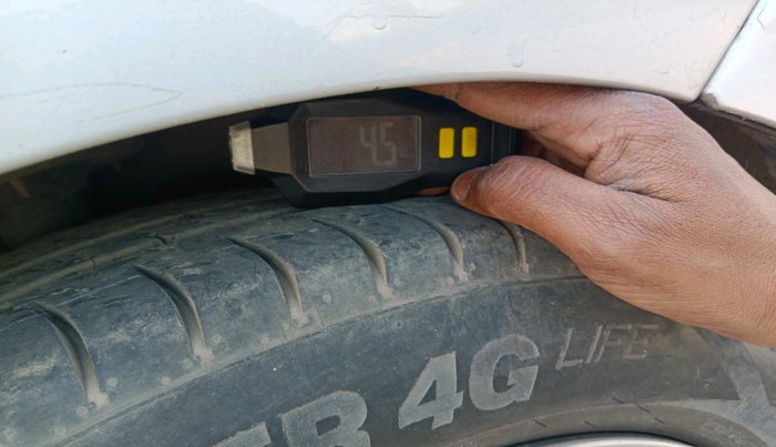 2017 Hyundai Grand i10 MAGNA AT 1.2 KAPPA VTVT, Petrol, Automatic, 44,531 km, tyre