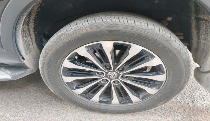 2021 MG GLOSTER SAVVY 6 STR 2.0 TWIN TURBO 4WD, Diesel, Automatic, 68,535 km, tyre