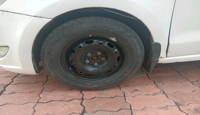 2014 Skoda Rapid ELEGANCE 1.6 TDI CR MT, Diesel, Manual, 94,732 km, tyre