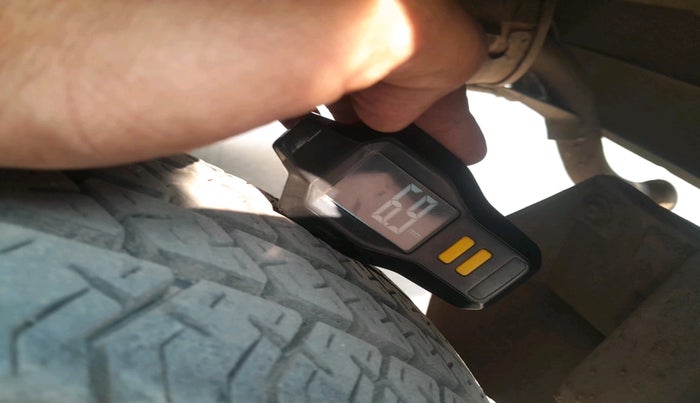 2021 Maruti Eeco 5 STR AC CNG, Petrol, Manual, 1,24,092 km, tyre