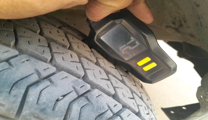 2021 Maruti Eeco 5 STR AC CNG, Petrol, Manual, 1,24,092 km, tyre