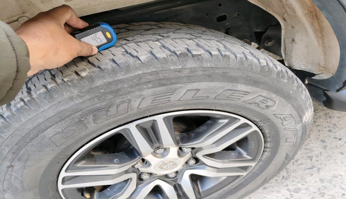 2017 Toyota Fortuner 2.8 4X2 AT, Diesel, Automatic, 50,952 km, tyre