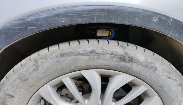 2017 Maruti S Cross ZETA 1.6, Diesel, Manual, 76,545 km, tyre