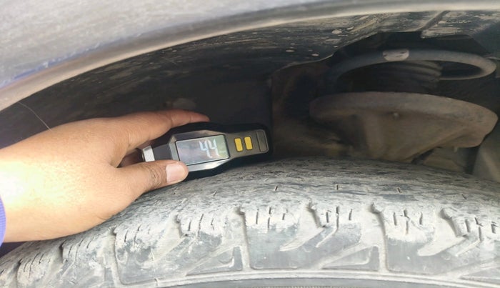 2012 Mahindra XUV500 W8, Diesel, Manual, 1,40,313 km, tyre