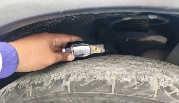 2012 Mahindra XUV500 W8, Diesel, Manual, 1,40,313 km, tyre