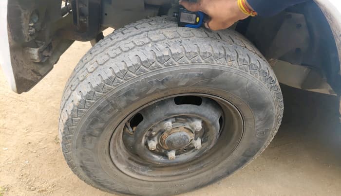 2022 Mahindra Bolero B6 (O), Diesel, Manual, 90,800 km, tyre