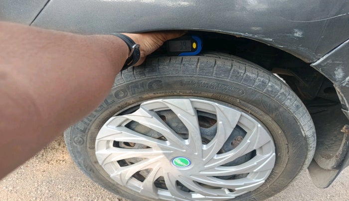 2011 Hyundai Eon MAGNA, Petrol, Manual, 83,932 km, tyre