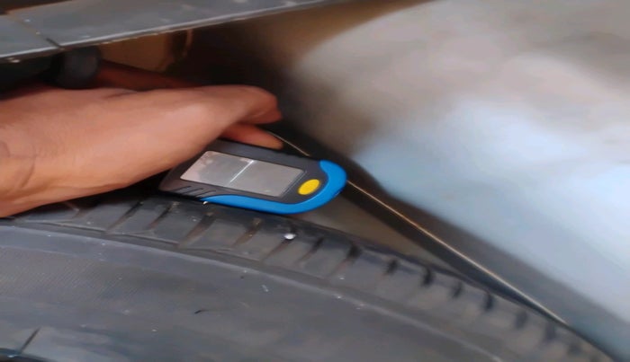 2011 Hyundai i10 SPORTZ 1.2, Petrol, Manual, 1,09,277 km, tyre