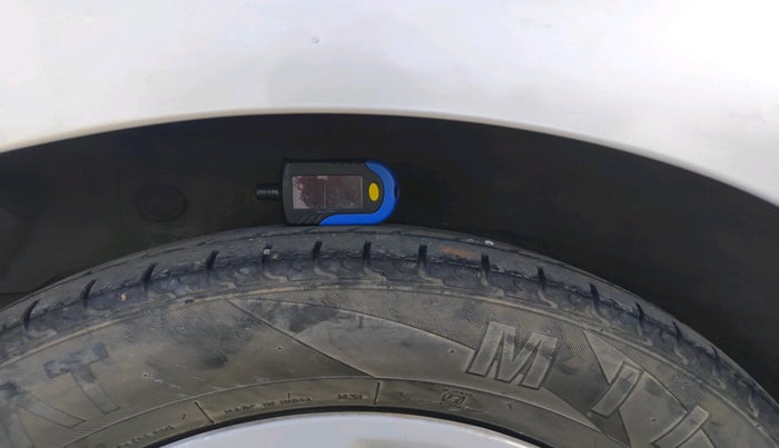 2011 Hyundai i10 SPORTZ 1.2, Petrol, Manual, 1,09,277 km, tyre