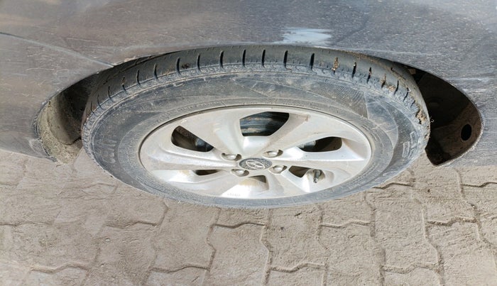 2017 Hyundai Xcent SX 1.2 CRDI, Diesel, Manual, 3,31,846 km, tyre