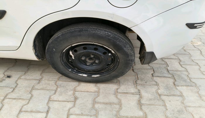 2014 Maruti Swift Dzire VDI, Diesel, Manual, 1,42,197 km, tyre