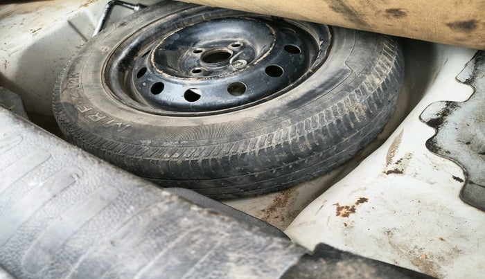 2014 Maruti Swift Dzire VDI, Diesel, Manual, 1,42,197 km, tyre