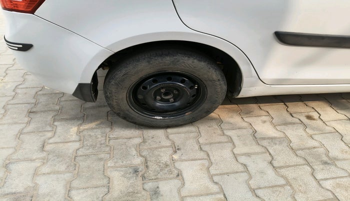 2014 Maruti Swift Dzire VDI, Diesel, Manual, 1,42,197 km, tyre