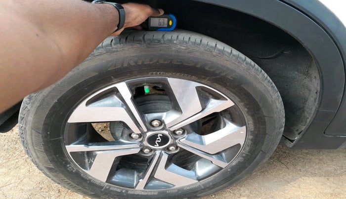 2022 KIA SONET HTX 1.5 AT, Diesel, Automatic, 97,849 km, tyre