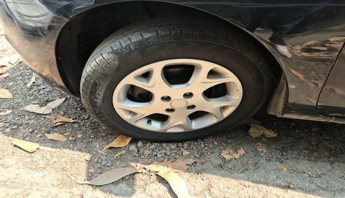 2013 Renault Scala RXL DIESEL, Diesel, Manual, 56,144 km, tyre