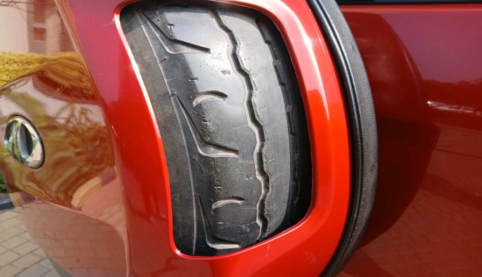 2018 Mahindra TUV300 T6 PLUS, Diesel, Manual, 1,38,603 km, tyre