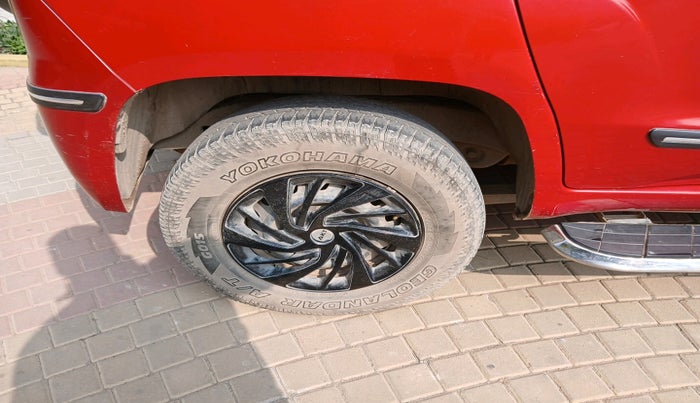 2018 Mahindra TUV300 T6 PLUS, Diesel, Manual, 1,38,603 km, tyre