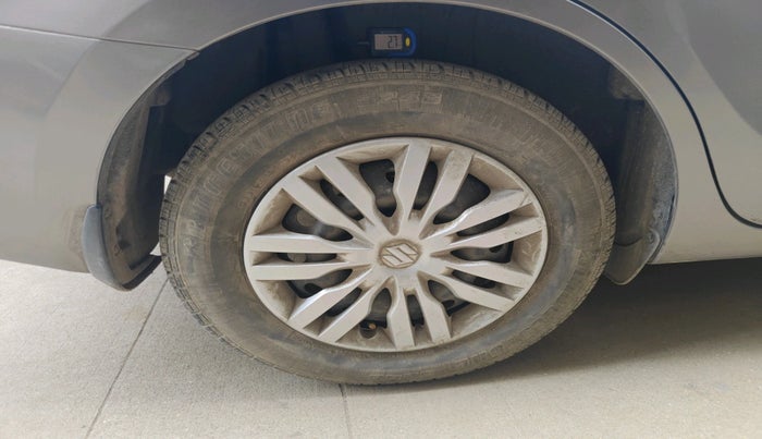 2018 Maruti Dzire VXI, Petrol, Manual, 1,06,107 km, tyre