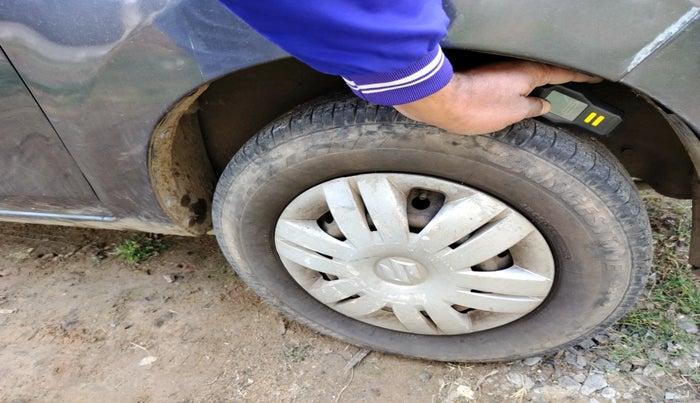 2014 Maruti Alto 800 LXI, Petrol, Manual, 82,947 km, tyre