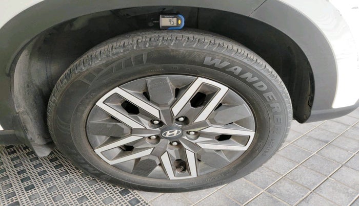 2022 Hyundai VENUE SX 1.0 TURBO IMT, Petrol, Manual, 33,647 km, tyre