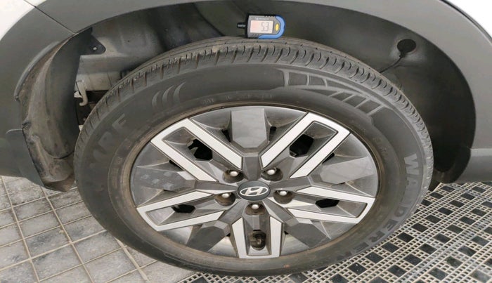 2022 Hyundai VENUE SX 1.0 TURBO IMT, Petrol, Manual, 33,647 km, tyre