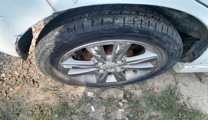 2014 Maruti Wagon R Stingray VXI, Petrol, Manual, 43,689 km, tyre