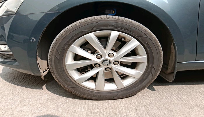 2019 Skoda Octavia L&K 1.8 TSI AT, Petrol, Automatic, 27,584 km, tyre