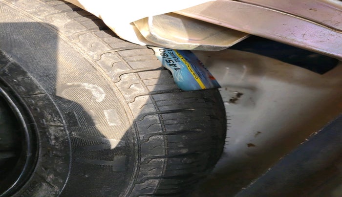 2017 Maruti Alto 800 LXI, Petrol, Manual, 19,959 km, tyre