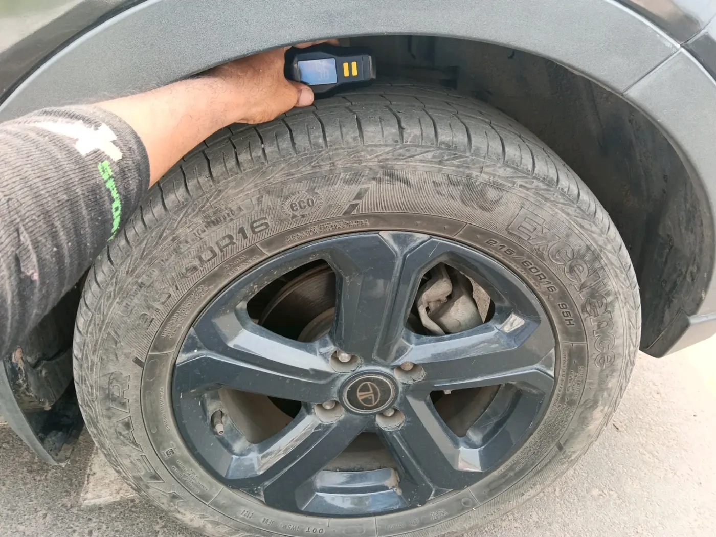 2023 Tata NEXON XZA PLUS PETROL DARK EDITION, Petrol, Automatic, 41,759 km, tyre